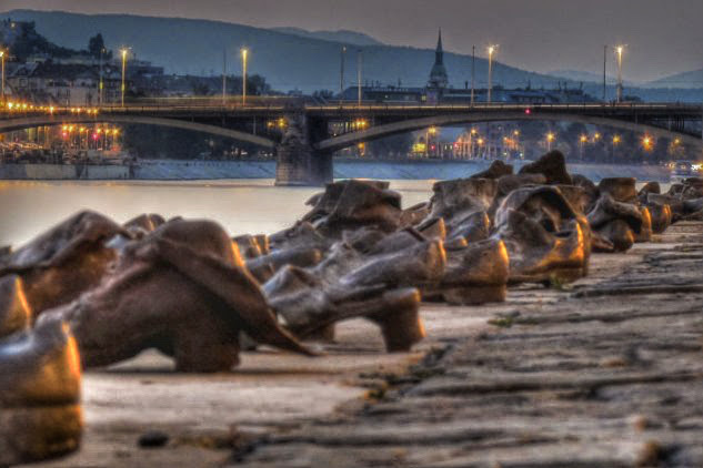 Place Shoes on the Danube Bank