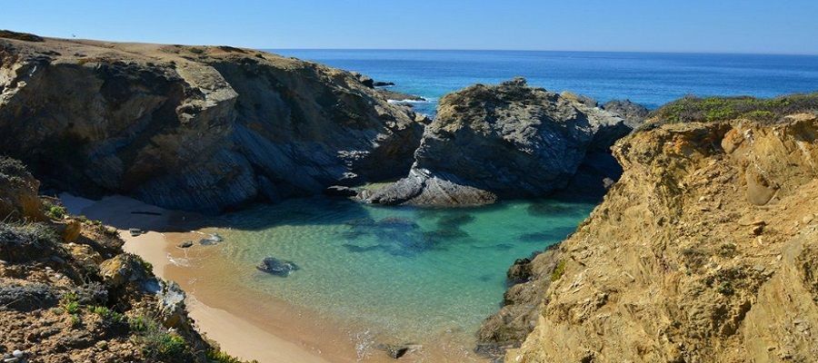 Place Praia do Serro da Águia