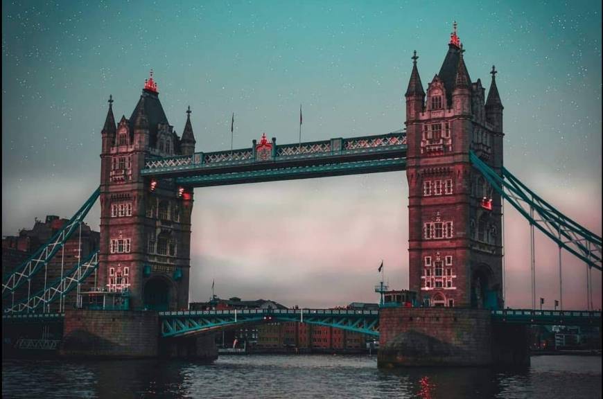 Place Tower Bridge