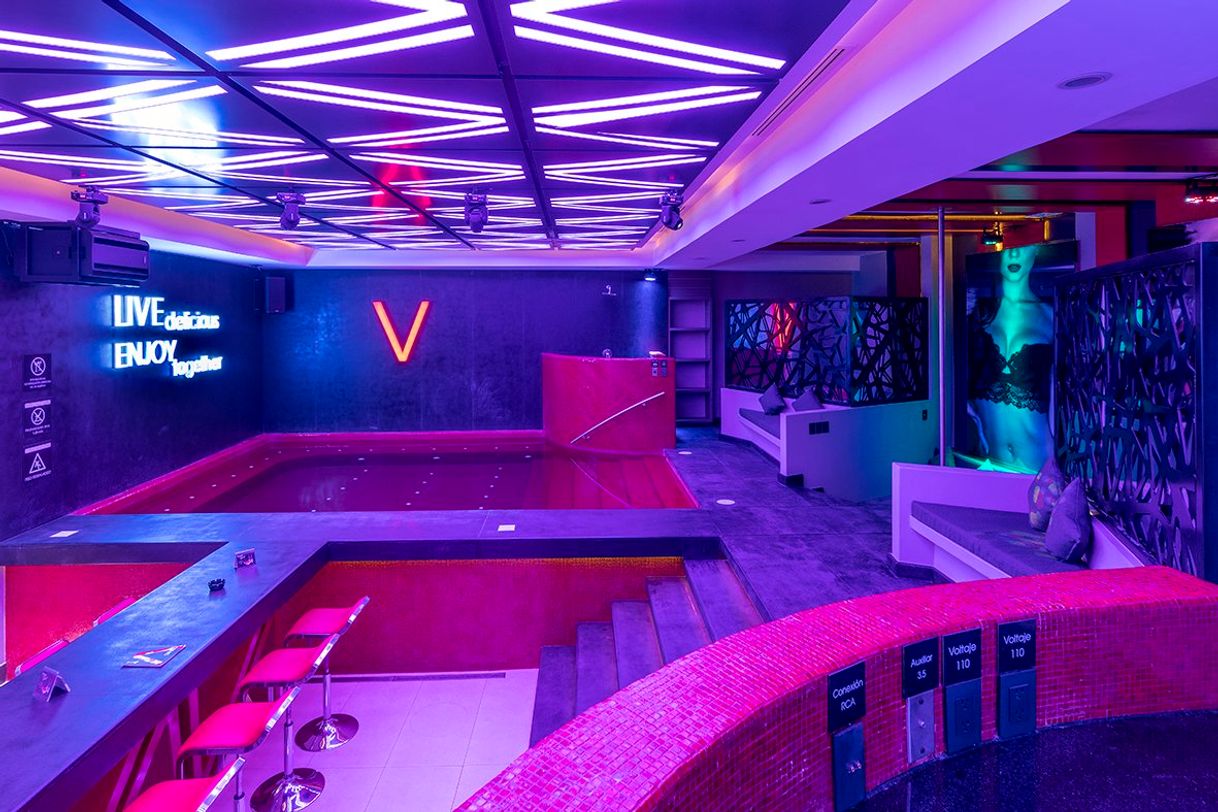 Place V – Motel Boutique