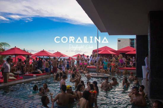 Lugar Coralina Daylight Club