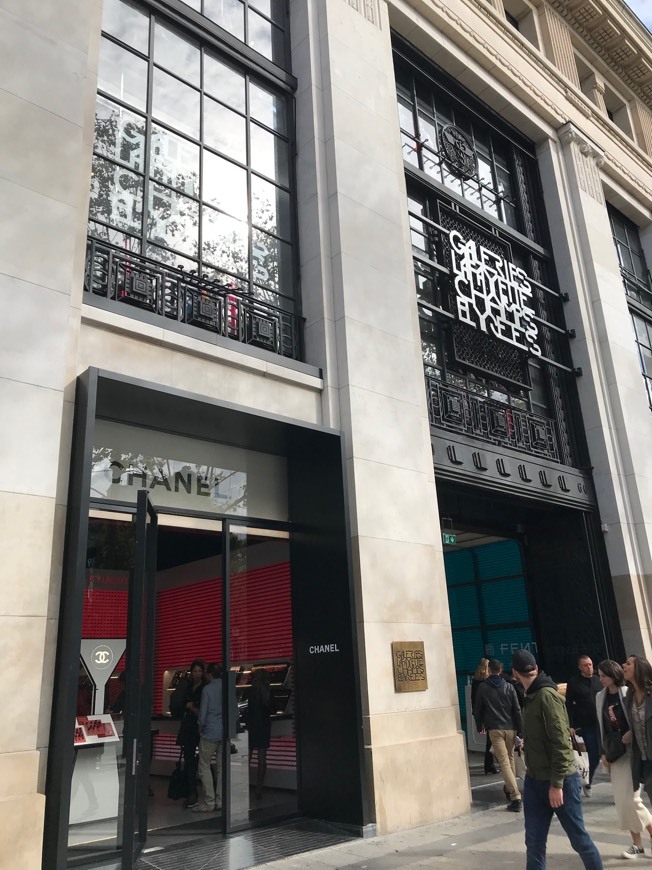 Place Galeries Lafayette - Shopping Welcome Center