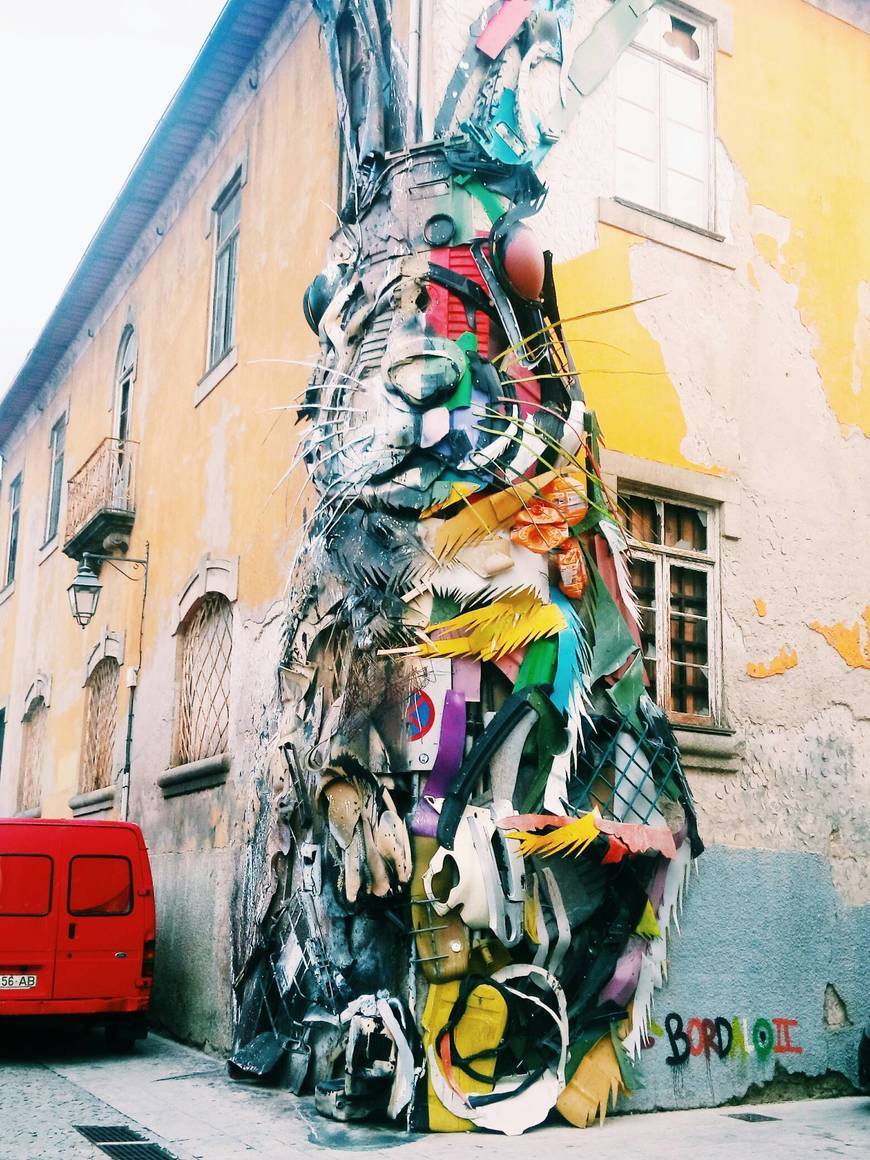 Place Bordalo II half rabbit