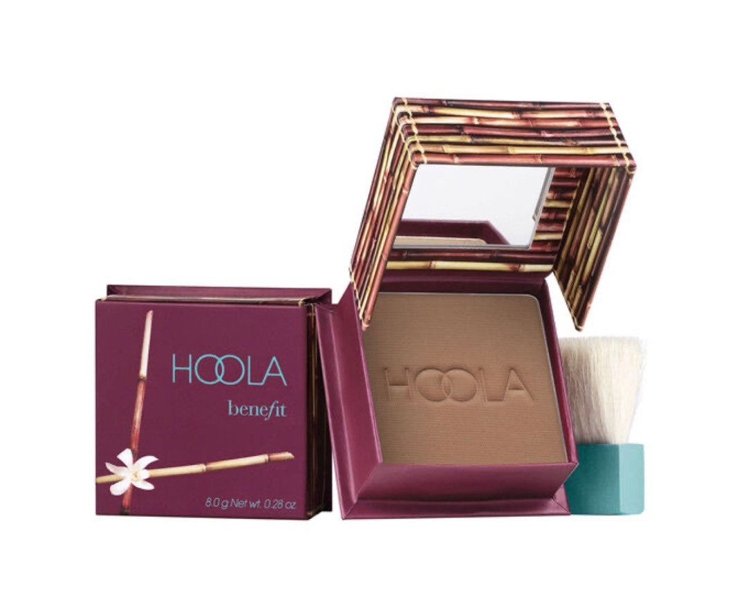 Moda Benefit Cosmetics
Hoola
Pó Bronzeador