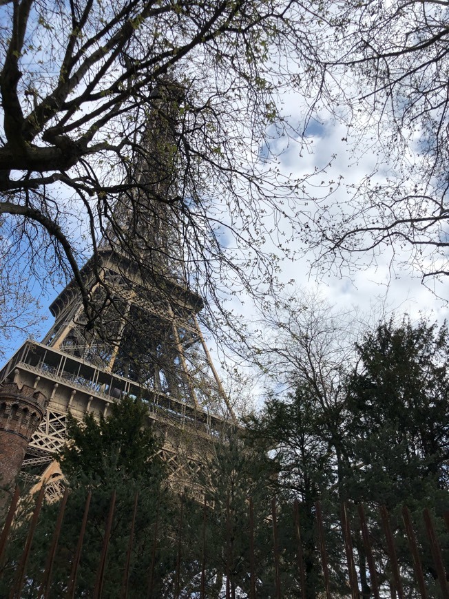 Place Torre Eiffel