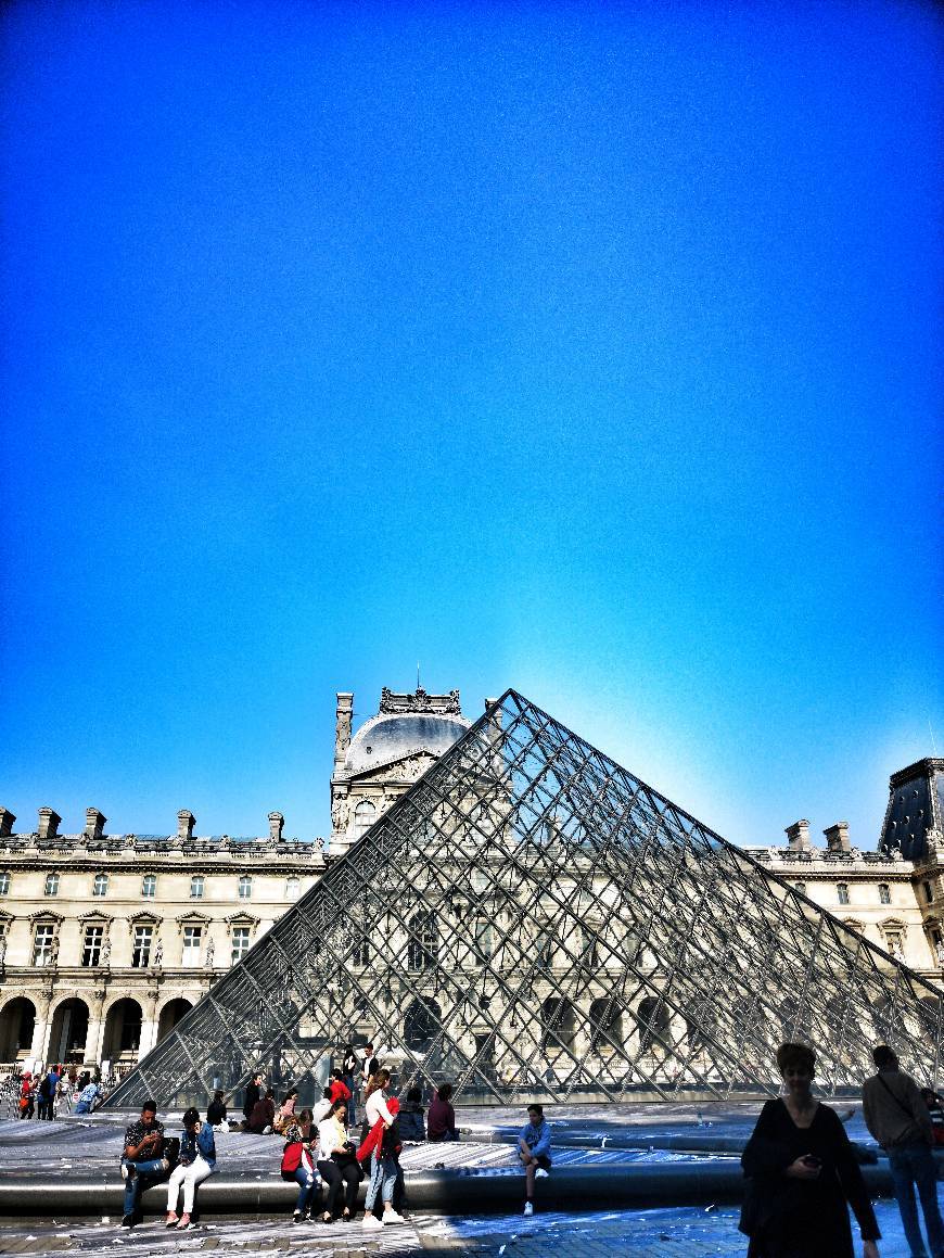 Place Museo del Louvre