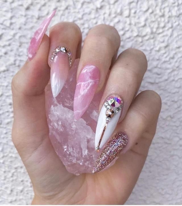 Social nails