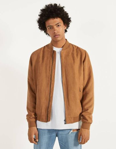 Blusão tipo bomber suede