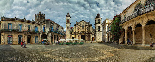 Plaza de la Catedral & Calle General Castaños