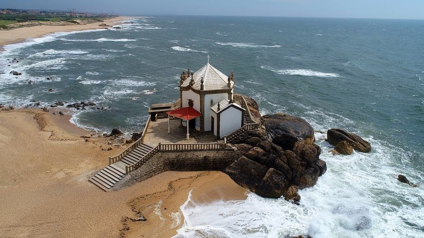 Place Senhor da Pedra beach