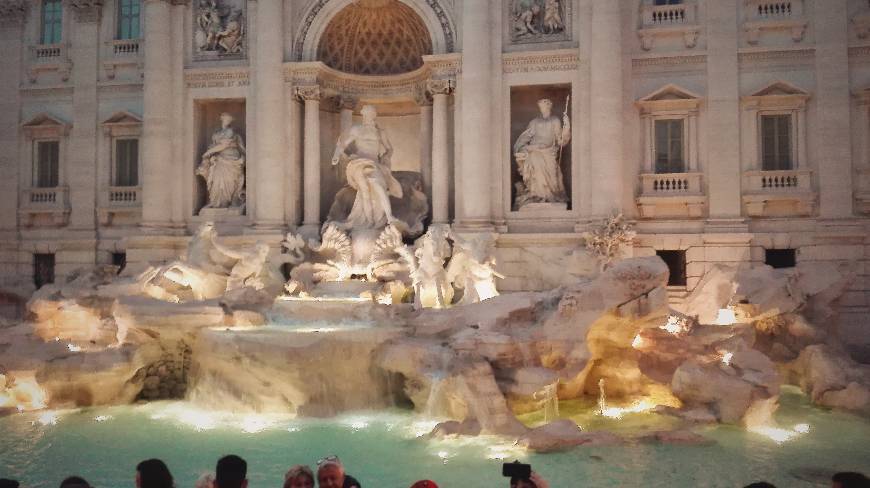 Lugar Fontana di Trevi