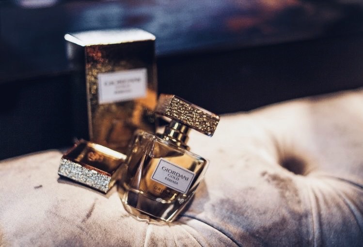 Productos Parfum Essenza Giordani Gold