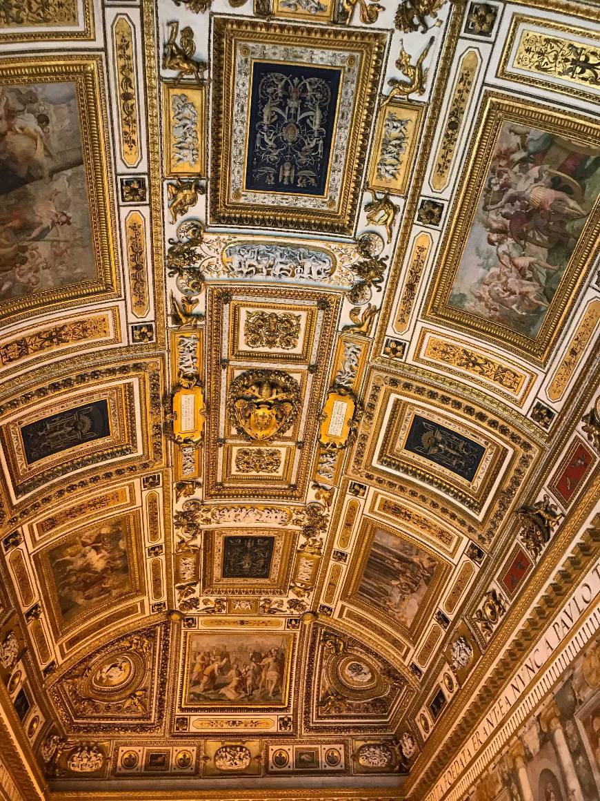 Lugar Musei Vaticani