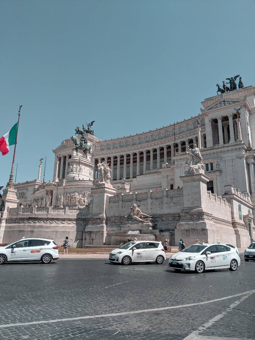 Place Monumento a Víctor Manuel II