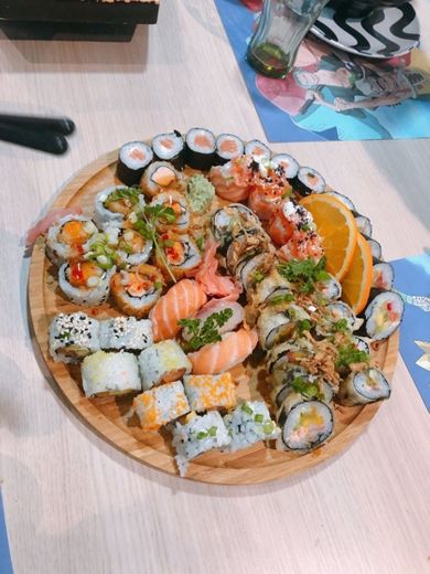 One piece sushi-bar