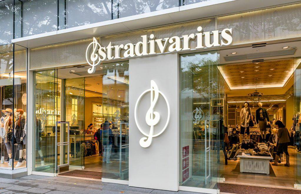 Social Stradivarius 