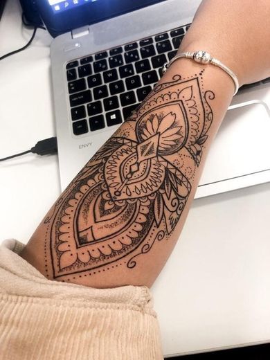 Tatuagens no braço 