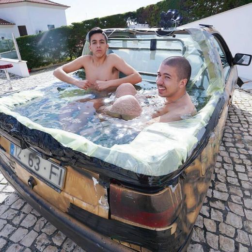 Social 10.000 likes e ando no ibiza por lisboa!