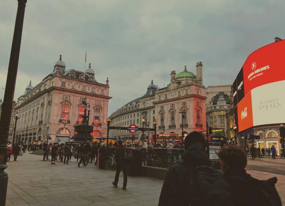 Lugar Piccadilly Circus