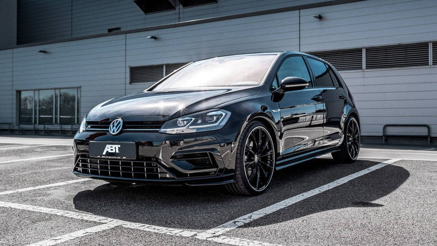 Social Volkswagen Golf R