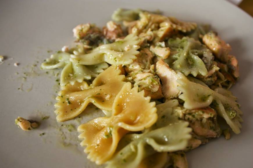 Social Massa com salmão e pesto