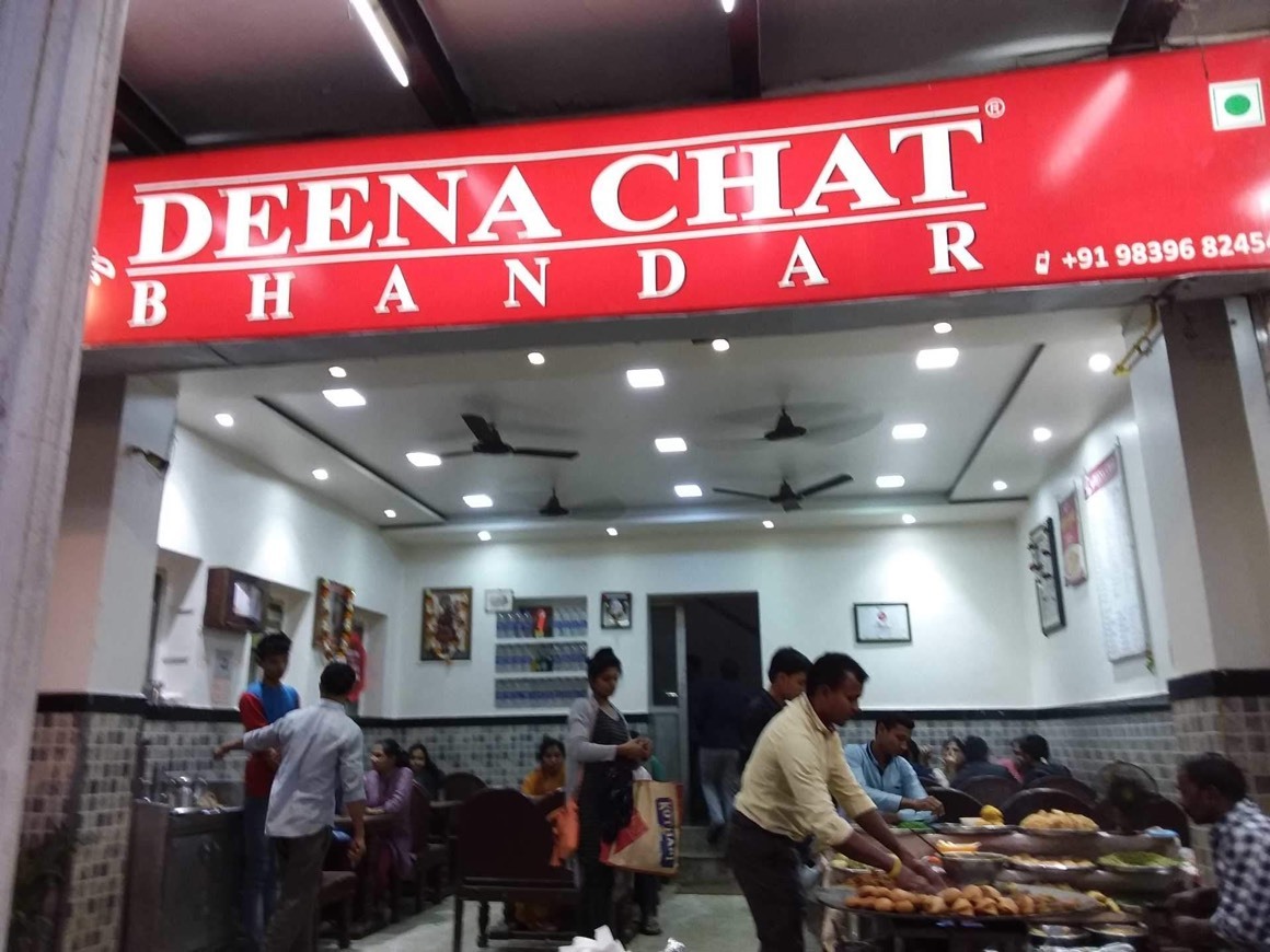 Restaurantes Deena Chaat Bhandar