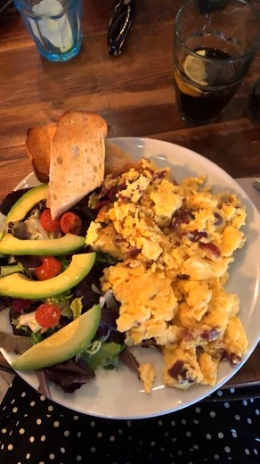 El Árbol Brunch