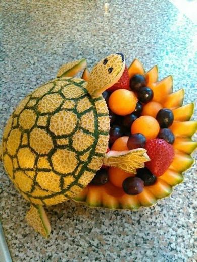 Ensalada de fruta decorativa.