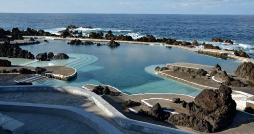 Piscinas Naturais de Porto Monìz