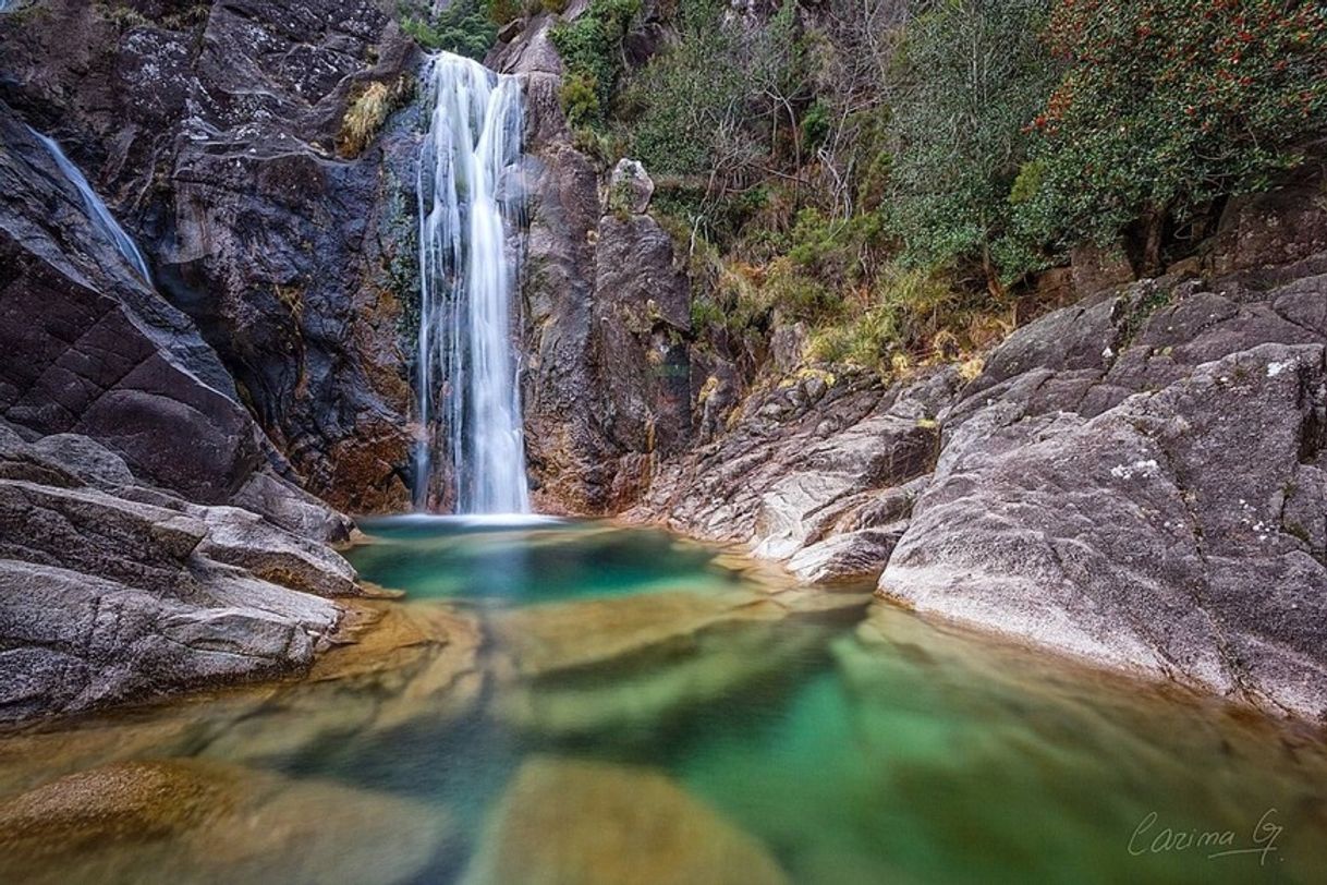 Lugar Cascata Do Arado 