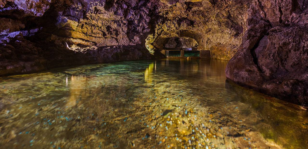 Places Grutas de São Vicente 