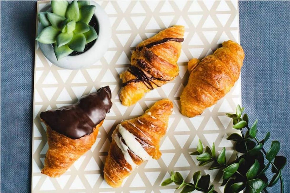 Restaurants Manolo Bakes