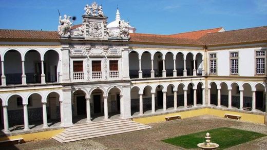 Universidad de Évora