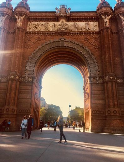 Place Arc de Triomf