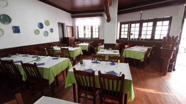 Restaurantes A Roda Pampilheira