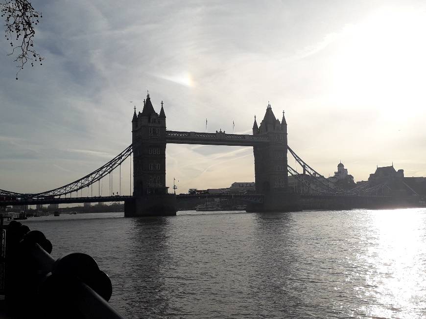 Place Tower Bridge