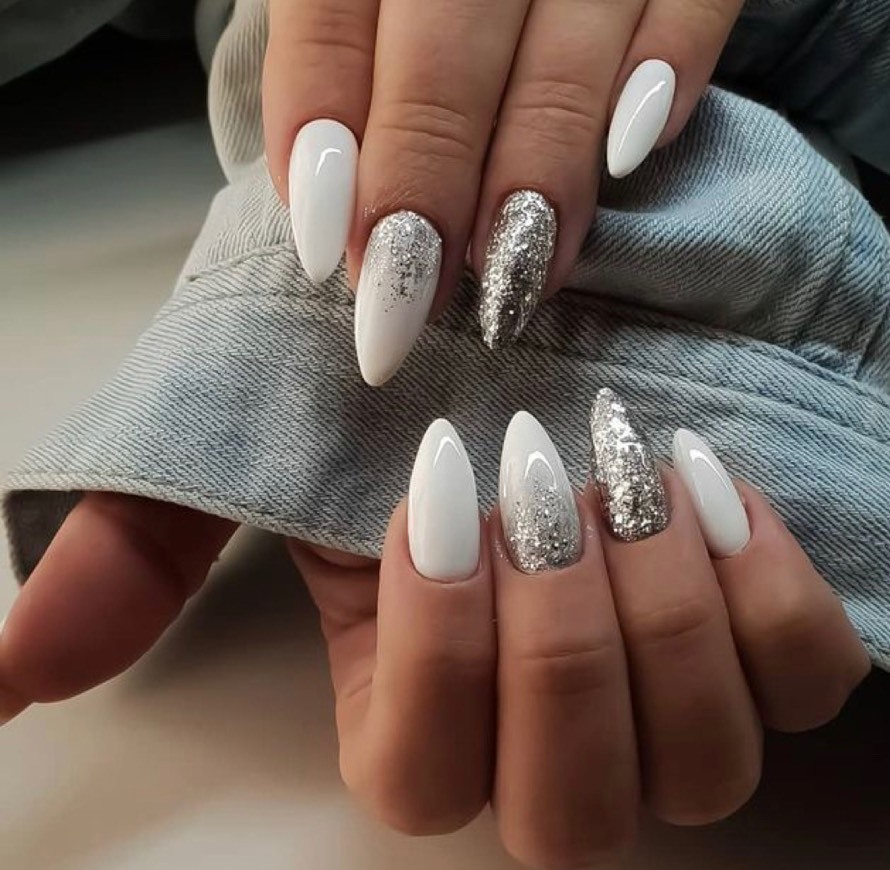 Moda white nails w/glitter 