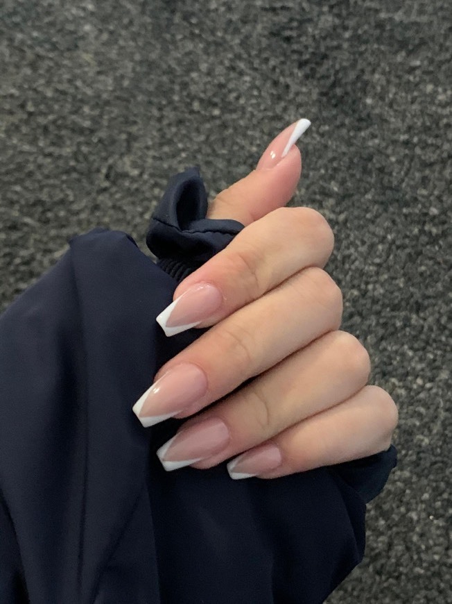 Moda simple “french” nail