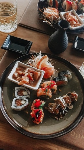 YÜJIN Premium Sushi (Feira)