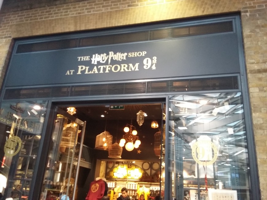 Place The Harry Potter Shop at Platform 9¾