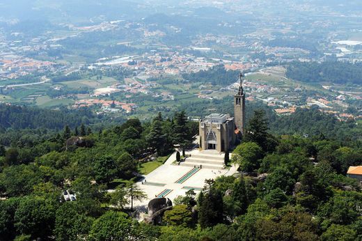 Lugares Montanha e Santuário da Penha