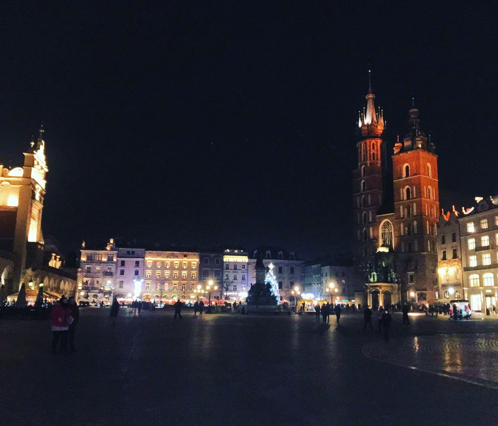 Lugar Main Square
