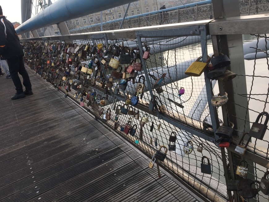 Lugar Bridge MW Sp. z o.o.