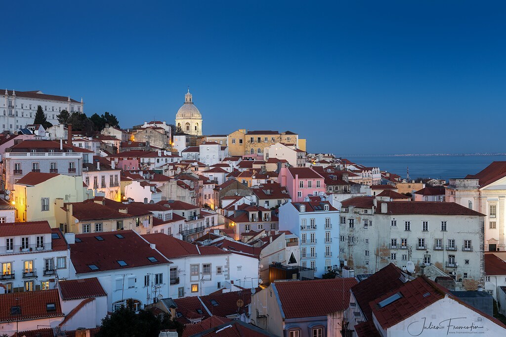 Place Miradouro de Santa Luzia