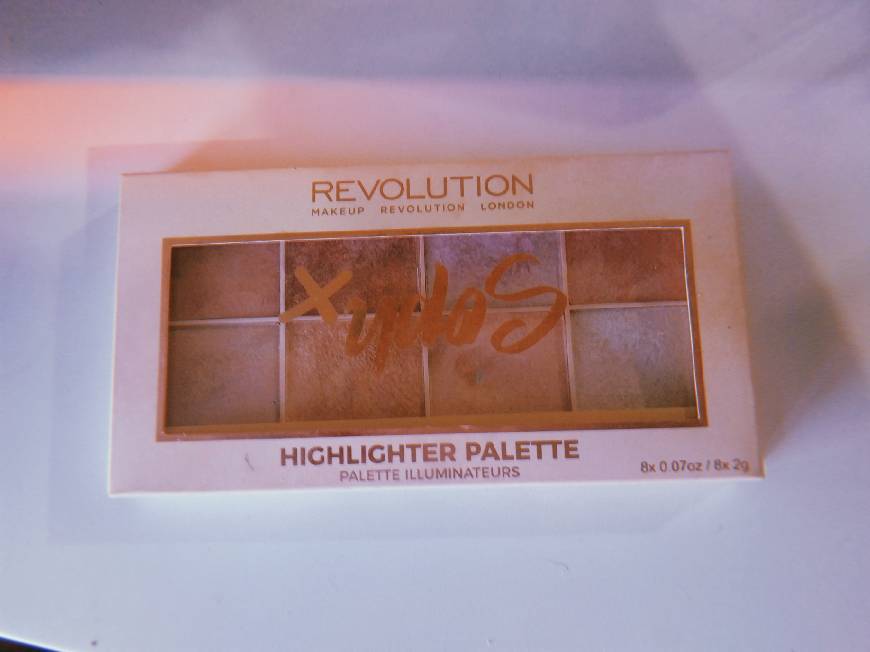 Belleza Revolution Soph Highlighter Palette