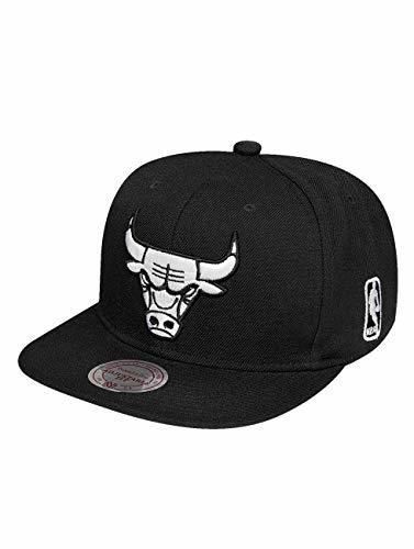 Mitchell & Ness Chicago Bulls All Black And White Logo EU448 Snapback
