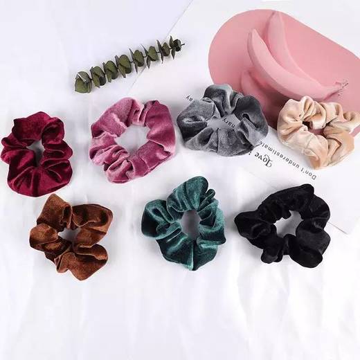 Scrunchies de veludo 