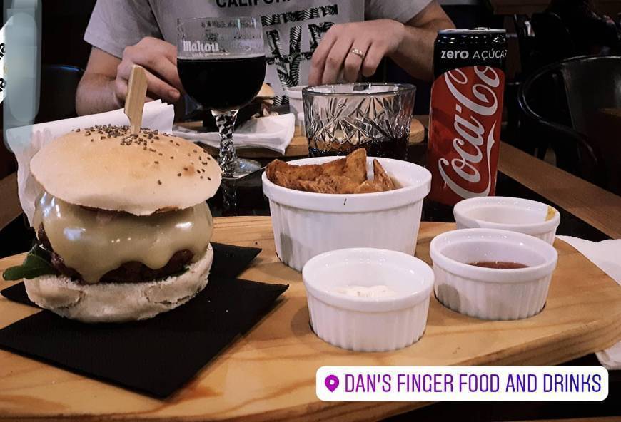 Restaurantes Dan's Finger Food and Drinks