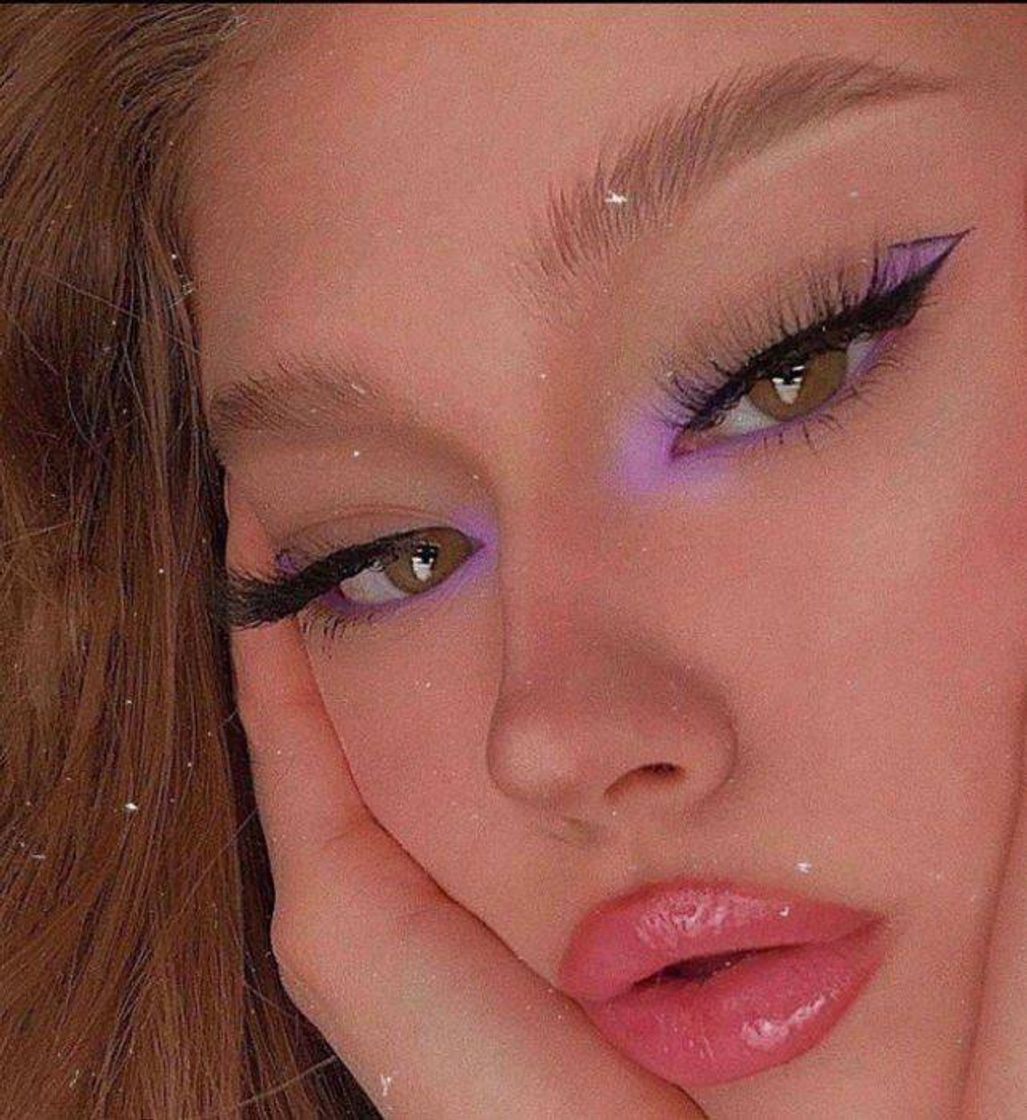 Fashion Makeup purple eyeliner