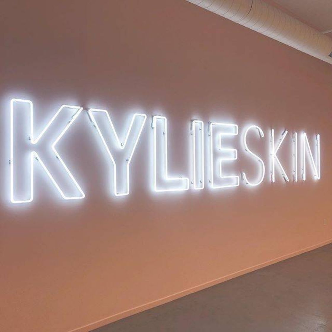Social Kylie skin led